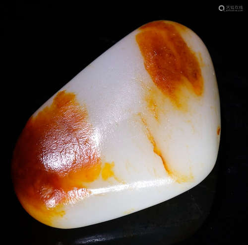 A HETIAN JADE PENDANT