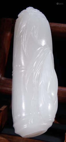 A HETIAN JADE PENDANT CARVED WITH BAMBOO