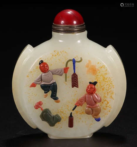 A HETIAN JADE SNUFF BOTTLE EMBEDDED WITH GEM