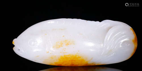 A HETIAN JADE FISH PENDANT