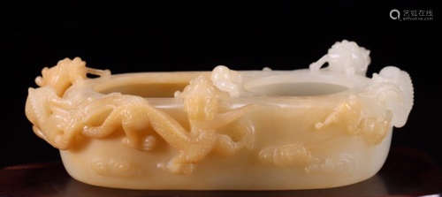 A HETIAN JADE BRUSH WASHER CARVED WITH BEAST