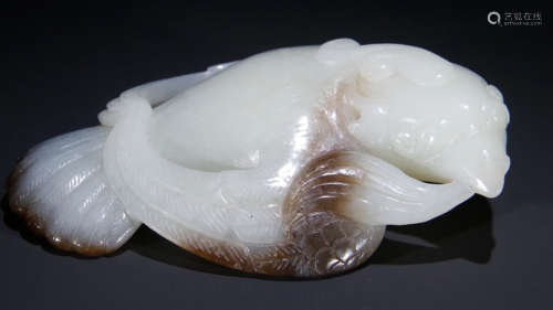 A HETIAN JADE BIRD PENDANT