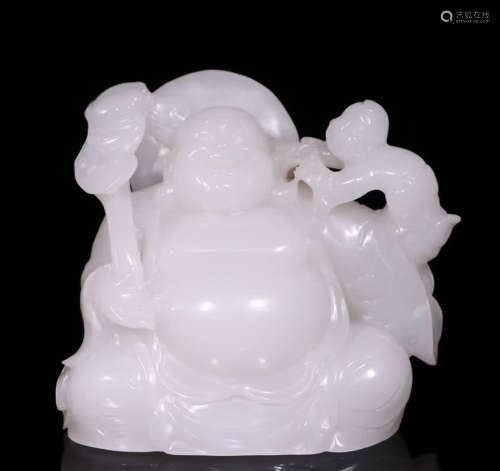 A HETIAN JADE MAITREYA BUDDHA STATUE