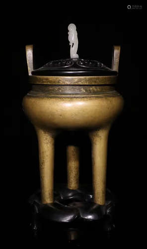 A COPPER CENSER WITH ZITAN WOOD COVER