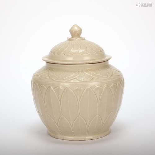 CHINESE DING KILN COVER JAR