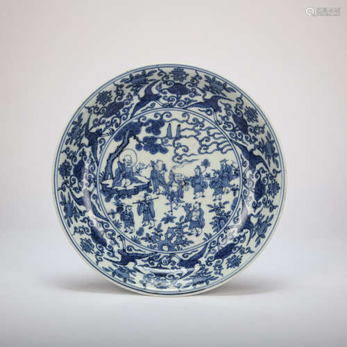 CHINESE MING DYNASTY BLUE AND WHITE PLATE