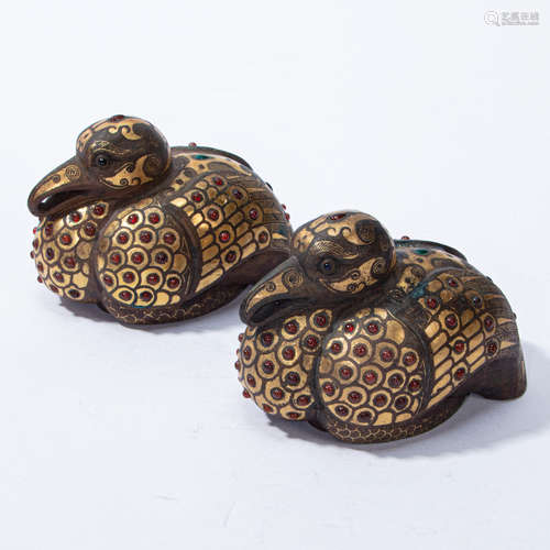 A PAIR OF  CHINESE BRONZE INLAID WITH GOLD AND SILVER MANDARIN DUCKS