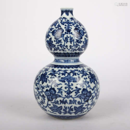 CHINESE BLUE AND WHITE GOURD BOTTLE