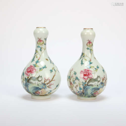 A PAIR OF  CHINESE MULTICOLOURED GARLIC SHAPE BOTTLES