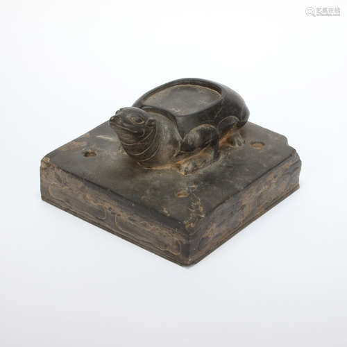 CHINESE STONE CARVED TURTLE-SHAPED INKSTONE