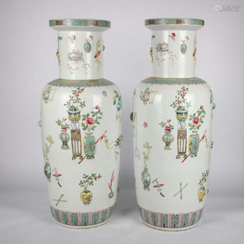 A PAIR OF CHINESE QING DYNASTY  FAMILLE ROSE  BOTTLE