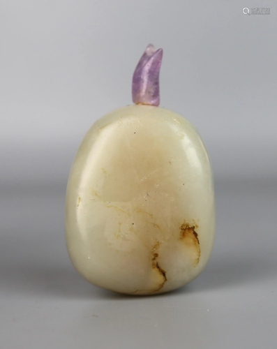 a chinese jade snuff bottle