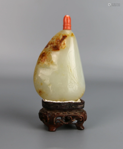 a chinese jade snuff bottle
