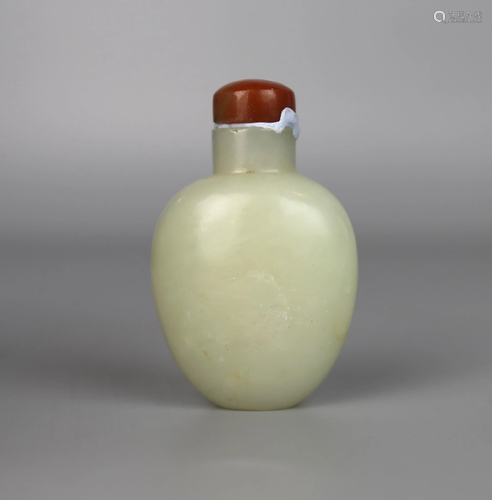 a chinese jade snuff bottle