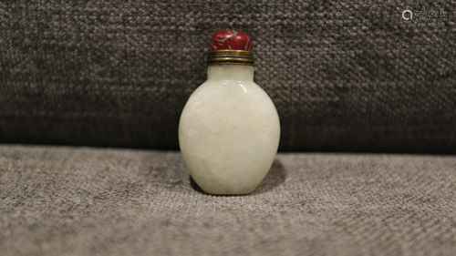 a chinese jade snuff bottle