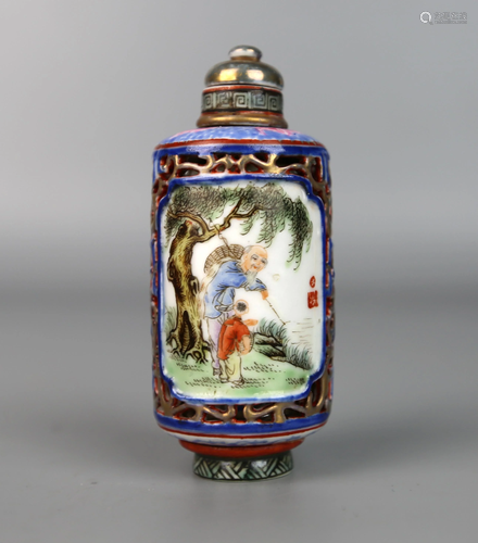 a chiense porcelain revolving snuff bottle