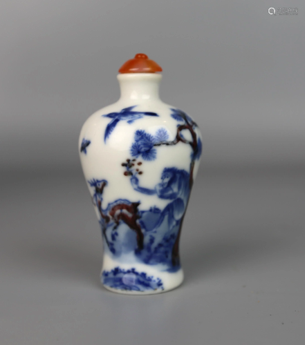 a chinese blue and white snuff bottle