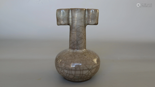 a chiense Ge Yao Vase