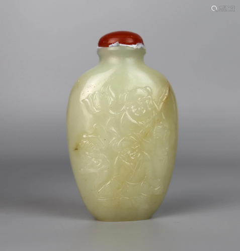 a chinese jade snuff bottle