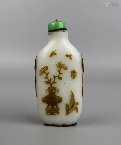 a chinese Yun Zhou glass snuff bottle