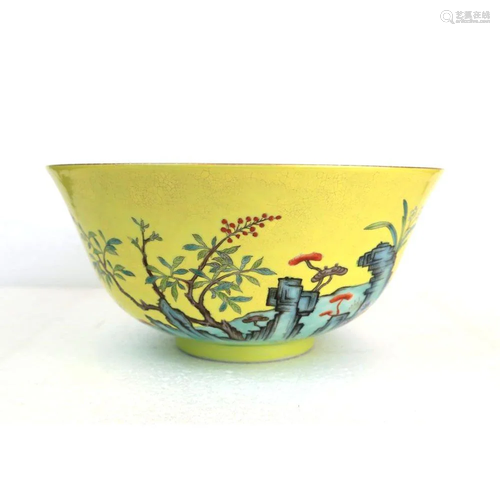 a chinese famille rose bowl Hong Xian Mark