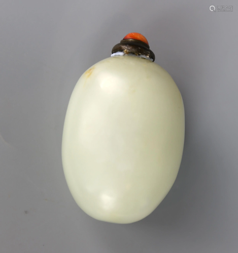 a chinese jade snuff bottle