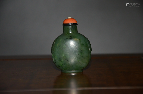 hetian biyu snuff bottle