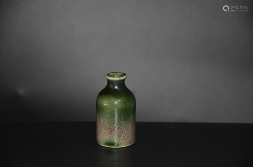 green glazed snuff bottle