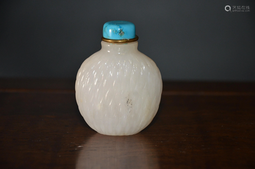 hetian jade snuff bottle