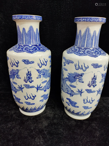 A pair chinese blue&white dragon vases Jingde zhen MARK