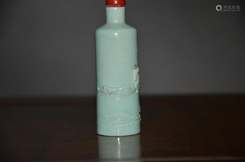 green glazed pile plastic snuff bottle