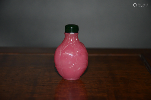 glass snuff bottle