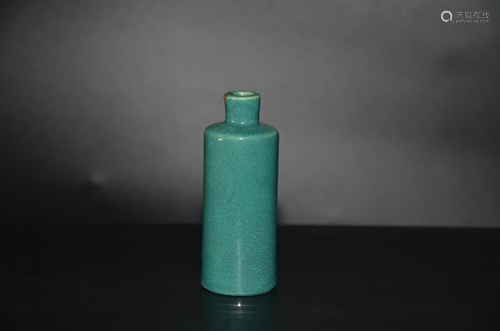 turquoise green glazed snuff bottle