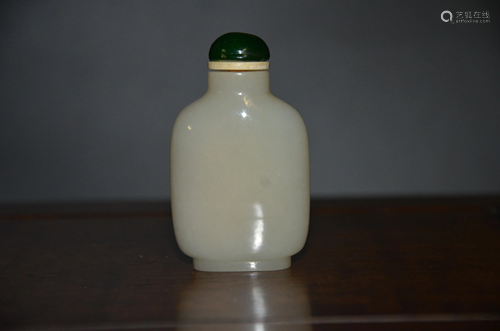 hetian jade snuff bottle