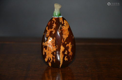 amber beeswax snuff bottle