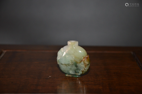 jade snuff bottle