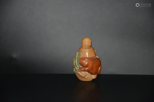 old material snuff bottle