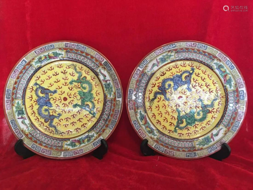 a pair of chinese famille rose dishes