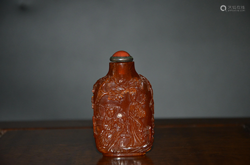 amber golden snuff bottle