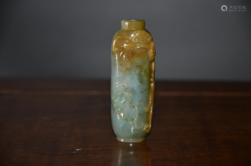 jade snuff bottle