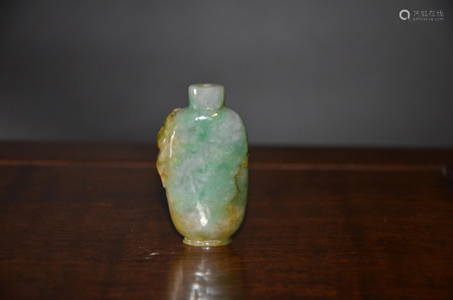 jade snuff bottle