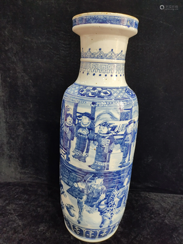 a chinese blue and white vase