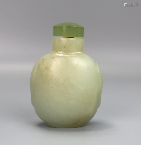 a chinese jade snuff bottle