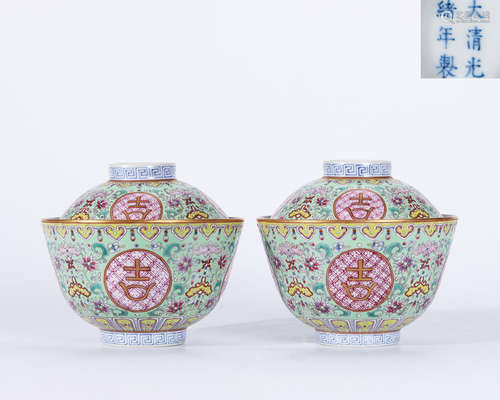 A pair of turquoise turquoise green gilded bowls in Guangxu, Qing Dynasty