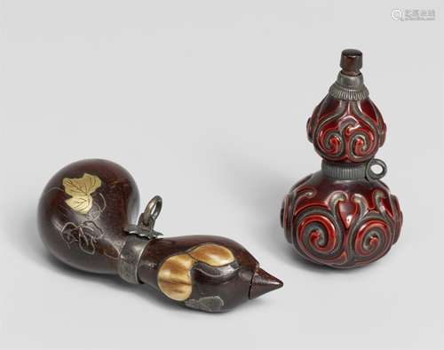 Zwei Netsuke in Kalebassenform. 19. Jh.