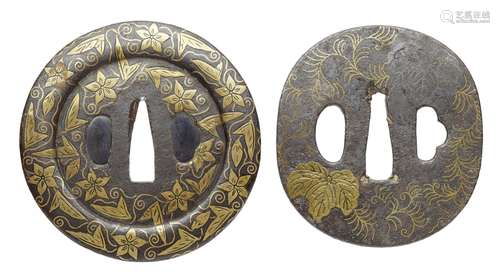 Zwei tsuba. Eisen. Heianjo-Arbeit. 17./18. Jh.