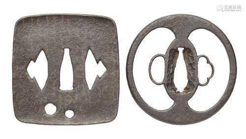 Zwei tsuba. Eisen. Edo-Zeit