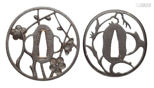 Zwei tsuba. Eisen. Edo-Zeit