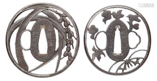 Zwei tsuba. Eisen. 18. Jh.