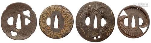 Vier tsuba. Eisen. Edo-Zeit